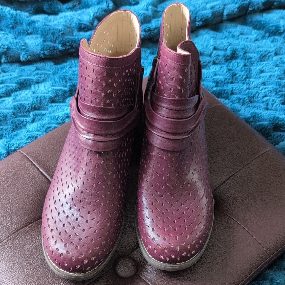 Spenco Priscilla Leather Booties (NWT)